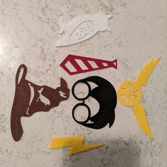 Harry Potter birthday banner and cake decorations - Picture 2 of 5
